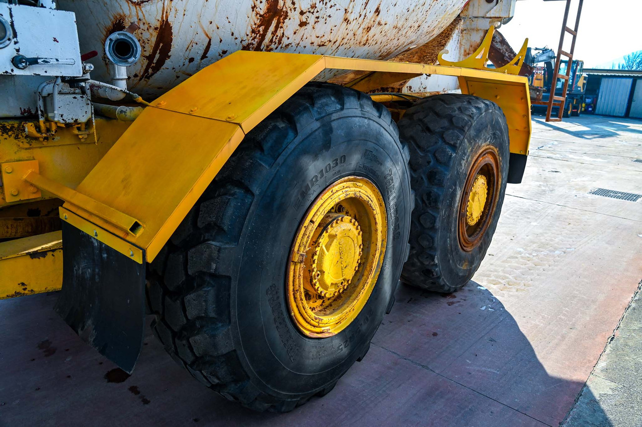 شاحنة خلاطة خرسانة VOLVO A25C 6X6: صورة 23 شاحنة خلاطة خرسانة VOLVO A25C 6X6: صورة 23