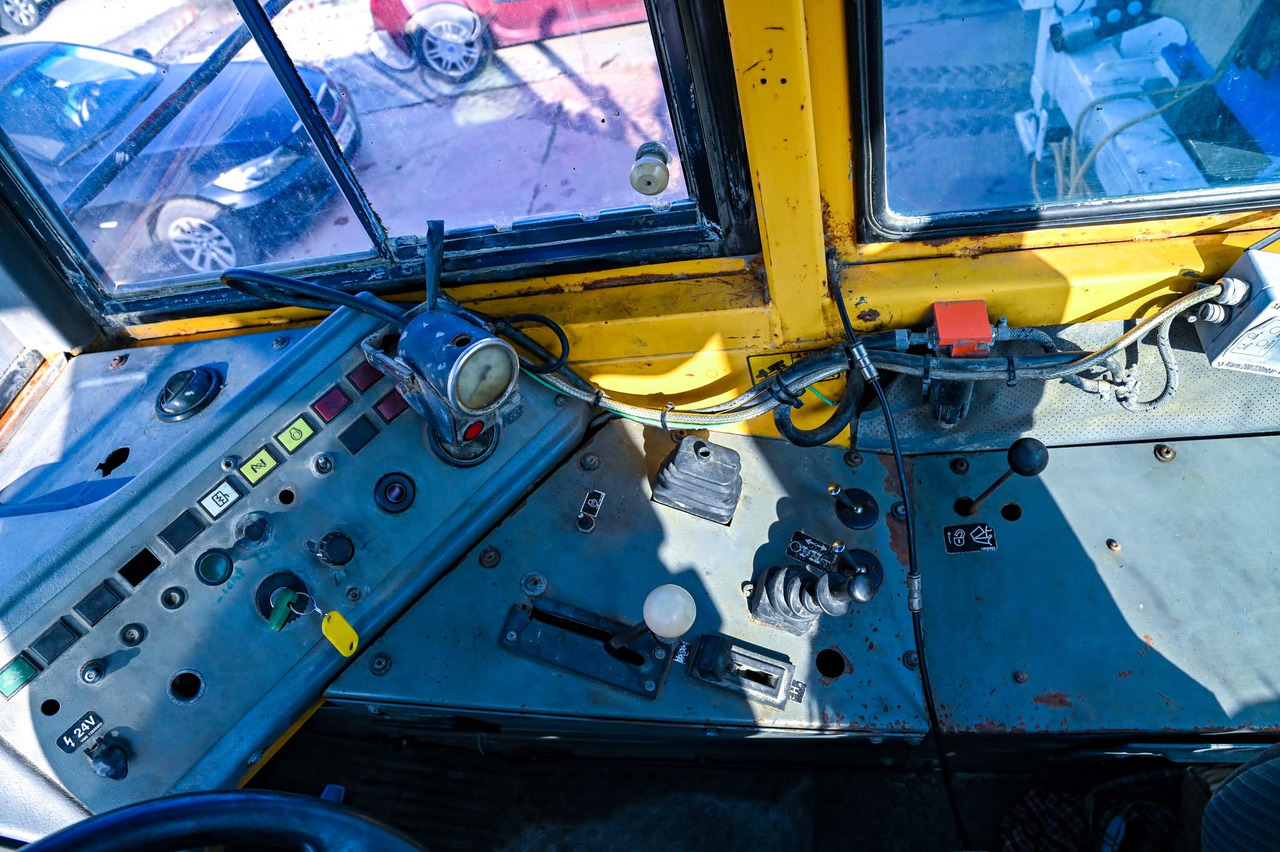 شاحنة خلاطة خرسانة VOLVO A25C 6X6: صورة 40 شاحنة خلاطة خرسانة VOLVO A25C 6X6: صورة 40