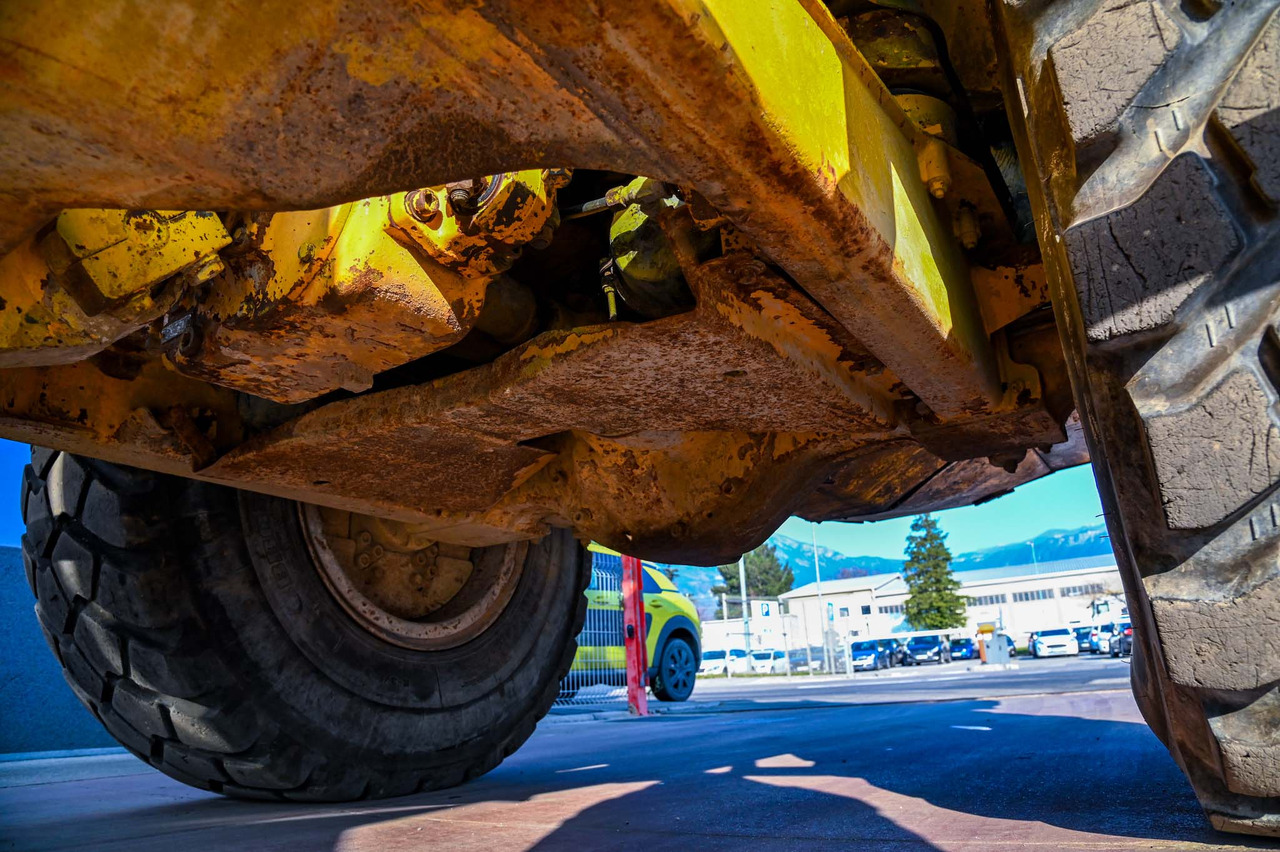 شاحنة خلاطة خرسانة VOLVO A25C 6X6: صورة 27 شاحنة خلاطة خرسانة VOLVO A25C 6X6: صورة 27