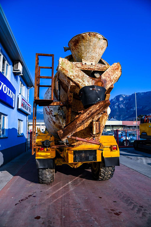شاحنة خلاطة خرسانة VOLVO A25C 6X6: صورة 15 شاحنة خلاطة خرسانة VOLVO A25C 6X6: صورة 15