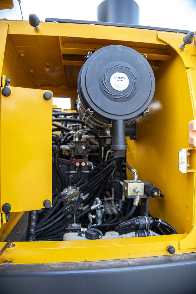 حفار زحاف VOLVO EC210CNL: صورة 41