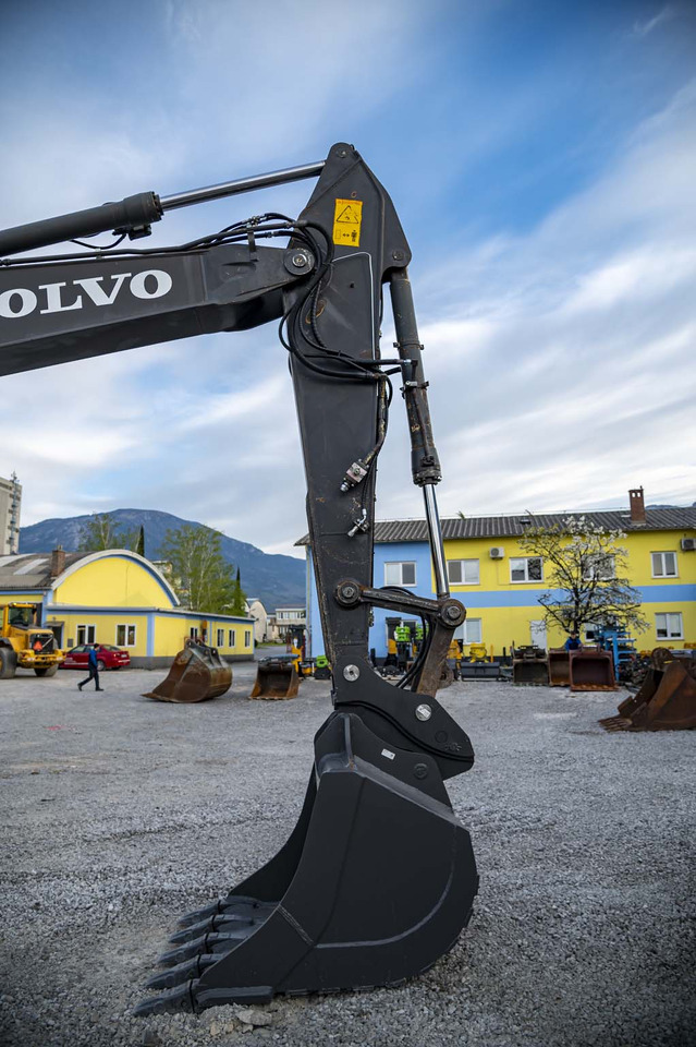 حفار زحاف VOLVO EC210CNL: صورة 14