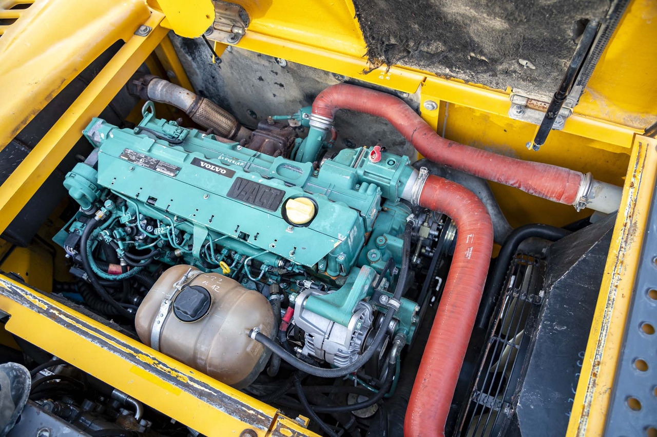 حفار زحاف VOLVO EC210CNL: صورة 50