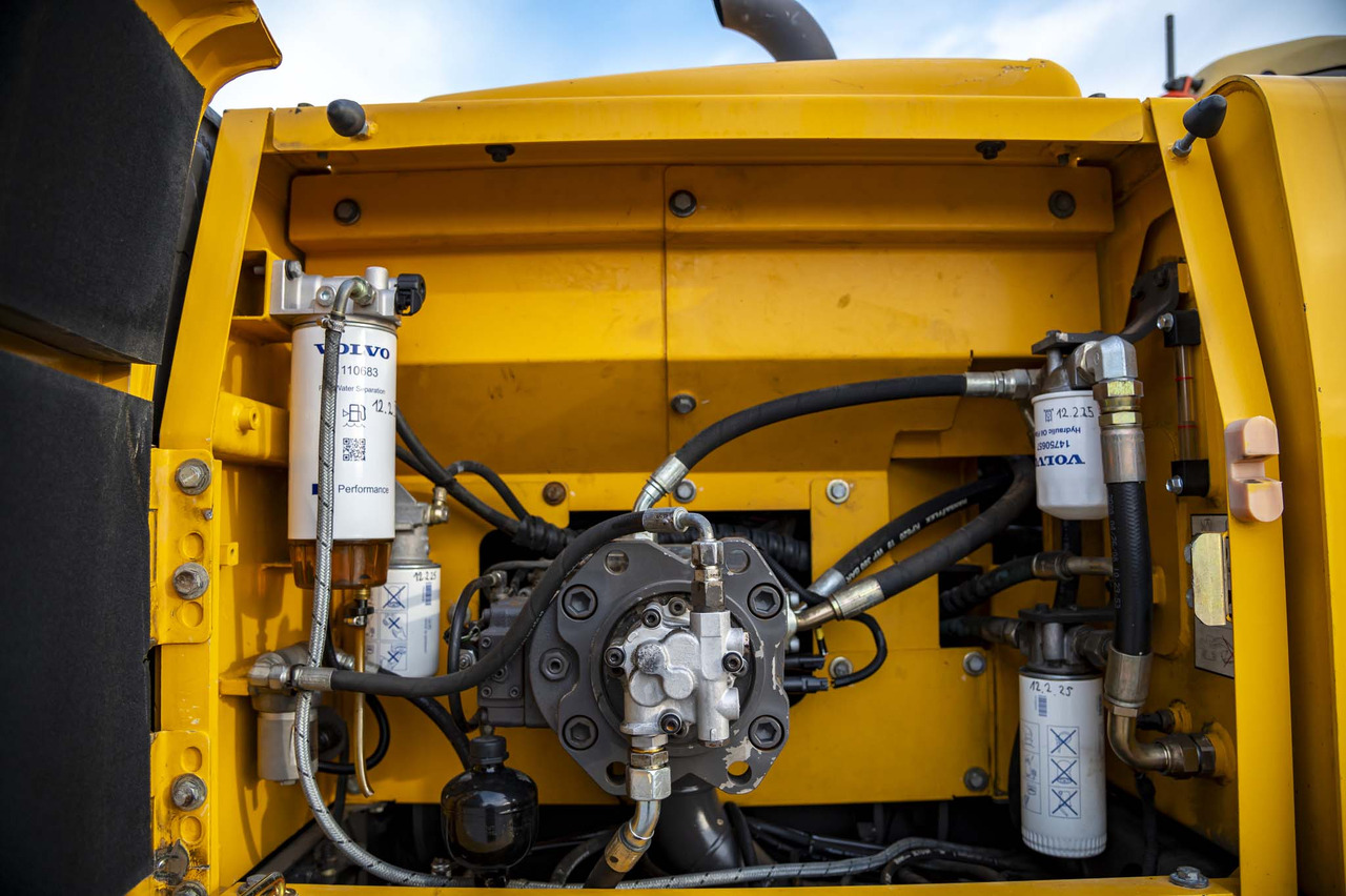 حفار زحاف VOLVO EC210CNL: صورة 45