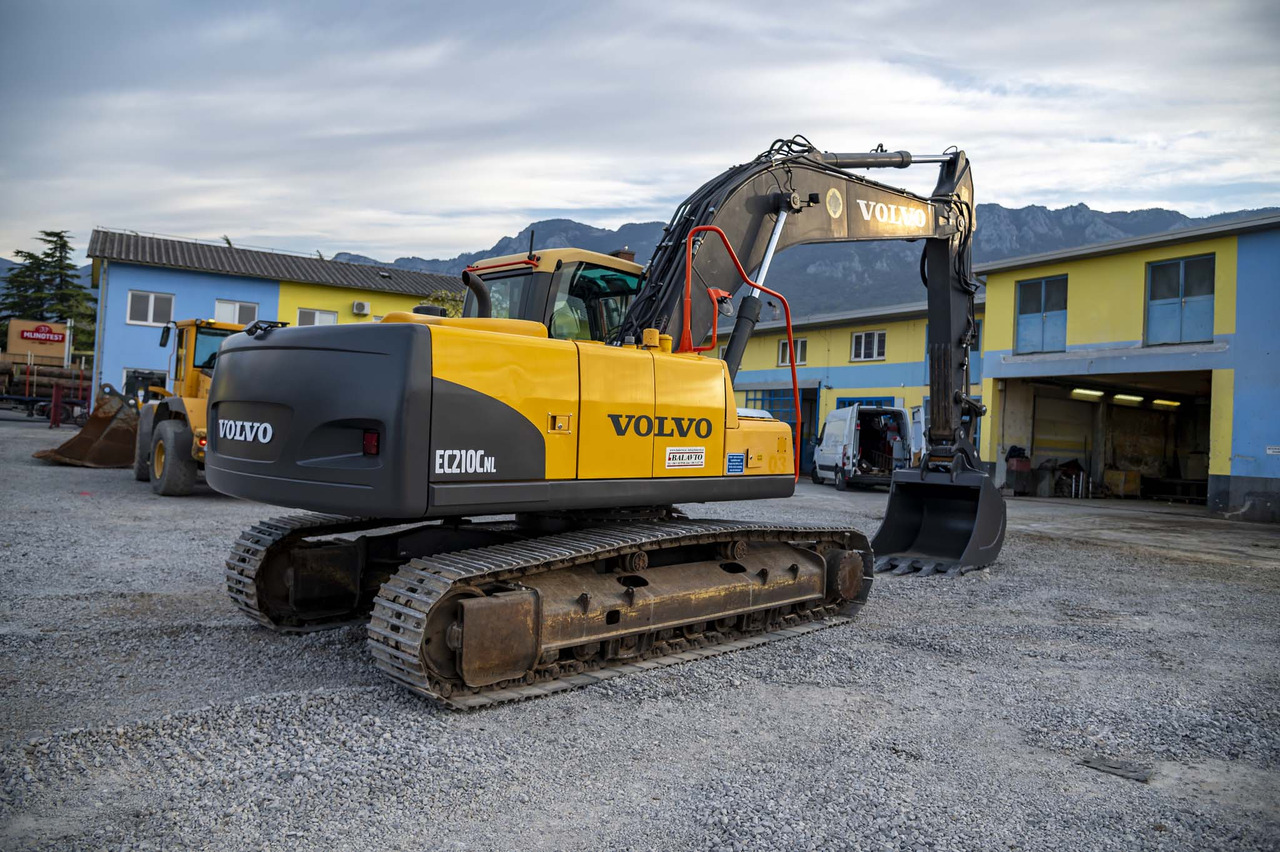حفار زحاف VOLVO EC210CNL: صورة 8