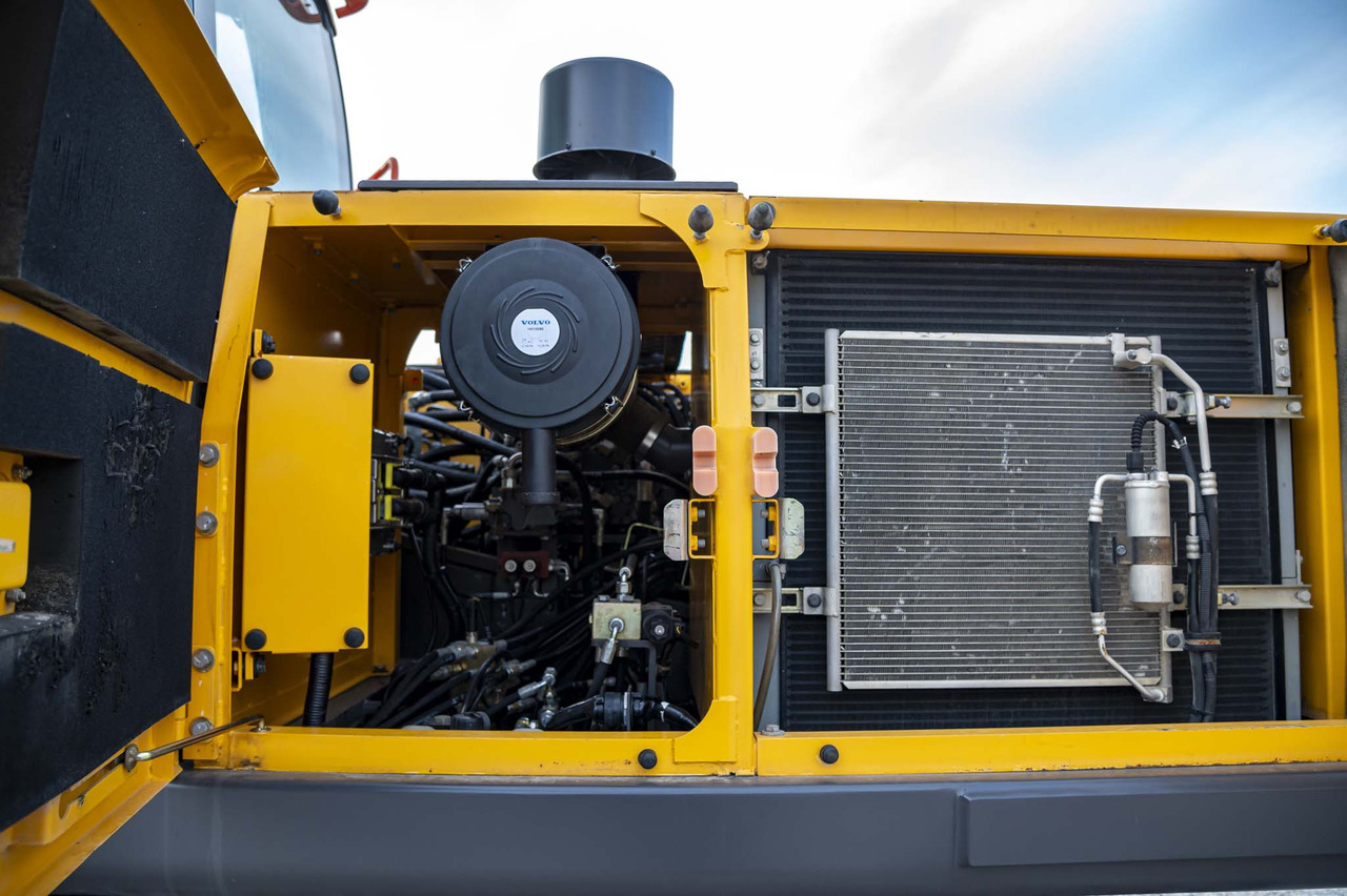 حفار زحاف VOLVO EC210CNL: صورة 43