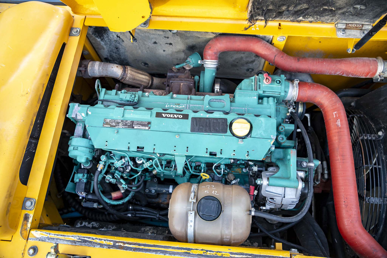 حفار زحاف VOLVO EC210CNL: صورة 49