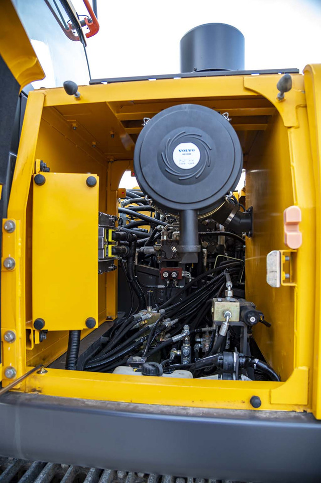 حفار زحاف VOLVO EC210CNL: صورة 39