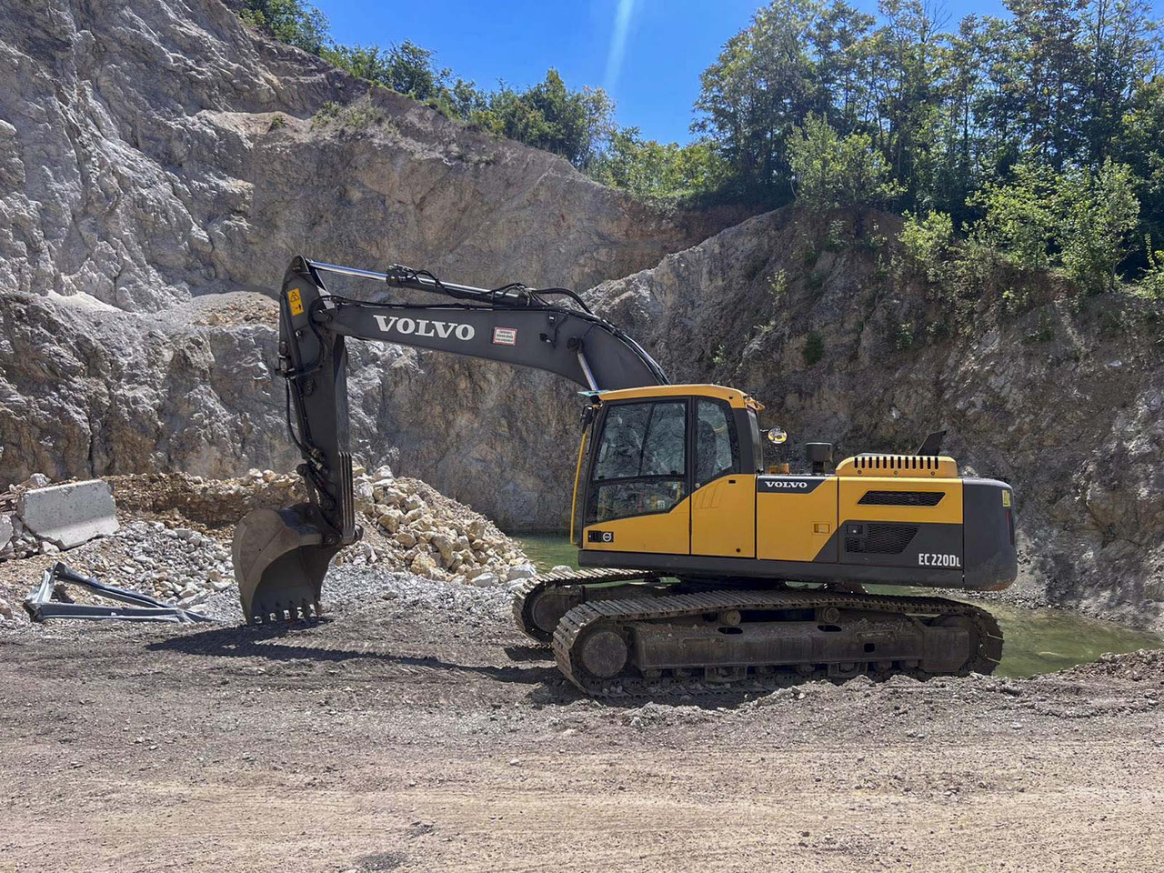 VOLVO EC220D - حفار زحاف: صورة 1 VOLVO EC220D - حفار زحاف: صورة 1