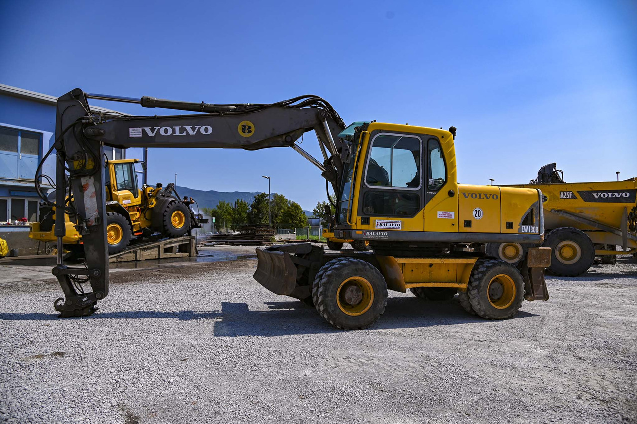 VOLVO EW180B - حفارة دولاب: صورة 2 VOLVO EW180B - حفارة دولاب: صورة 2