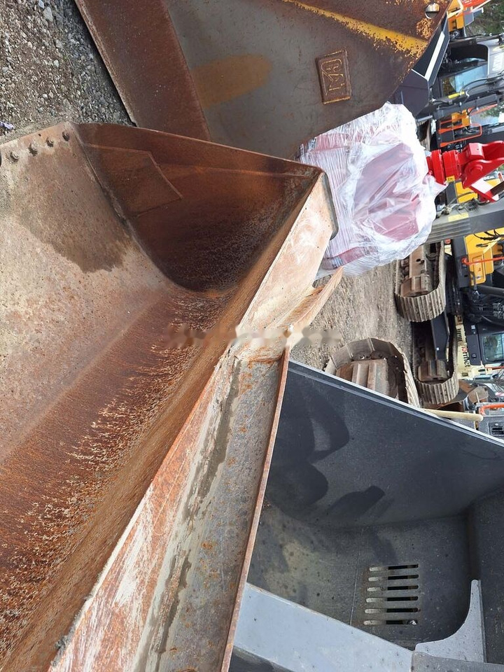 Volvo 93812 loader bucket 2300 mm BOE - بكت شيول: صورة 5 Volvo 93812 loader bucket 2300 mm BOE - بكت شيول: صورة 5