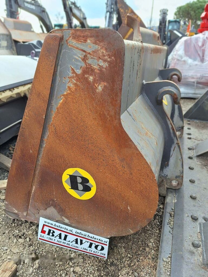 Volvo 93812 loader bucket 2300 mm BOE - بكت شيول: صورة 2 Volvo 93812 loader bucket 2300 mm BOE - بكت شيول: صورة 2
