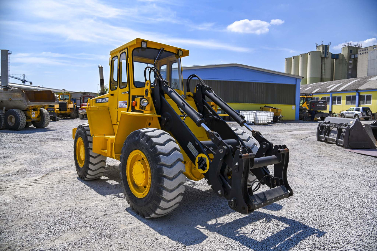 اللودر بعجل Volvo BM4300: صورة 12