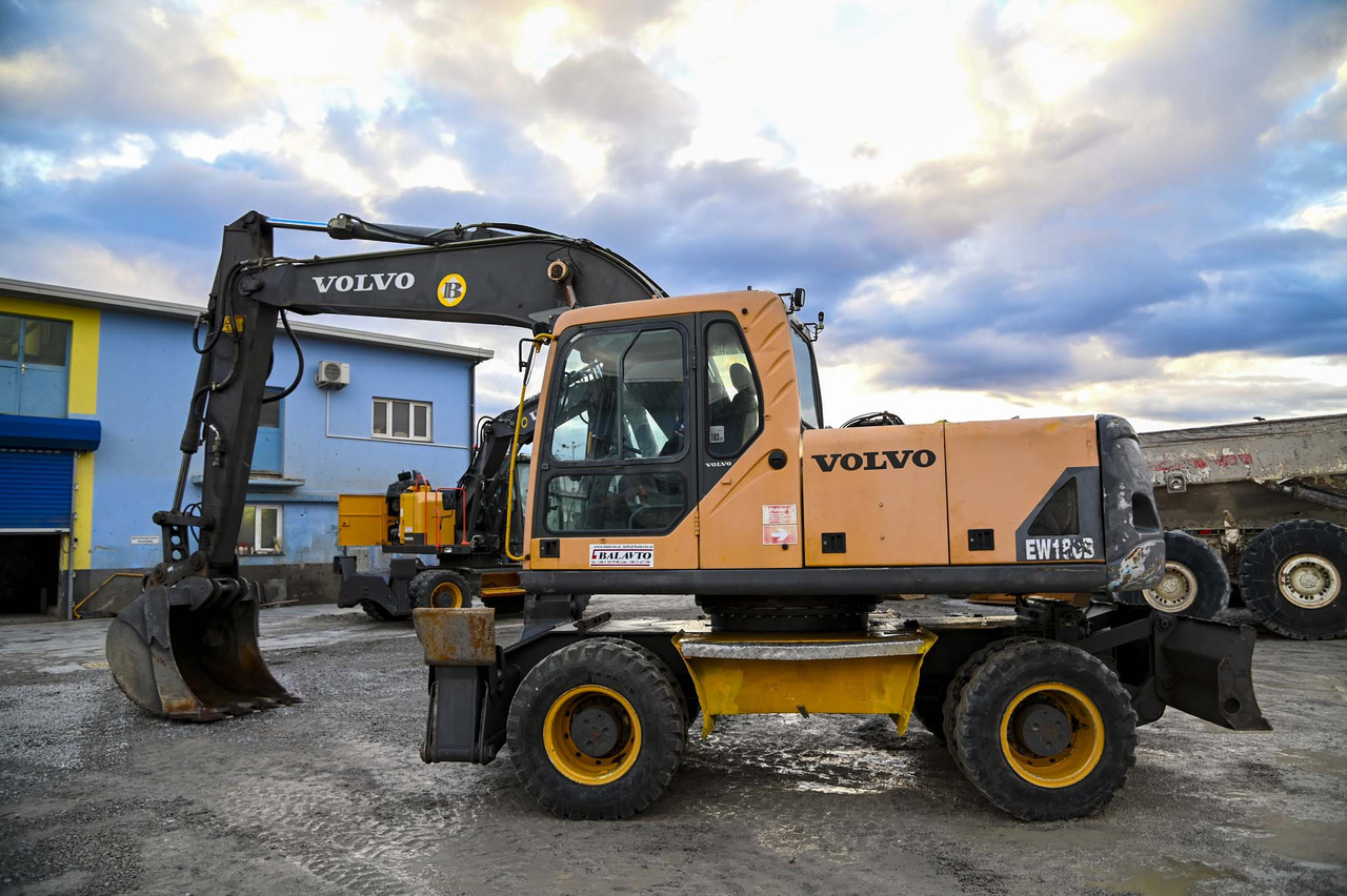Volvo EW180B - حفارة دولاب: صورة 3 Volvo EW180B - حفارة دولاب: صورة 3