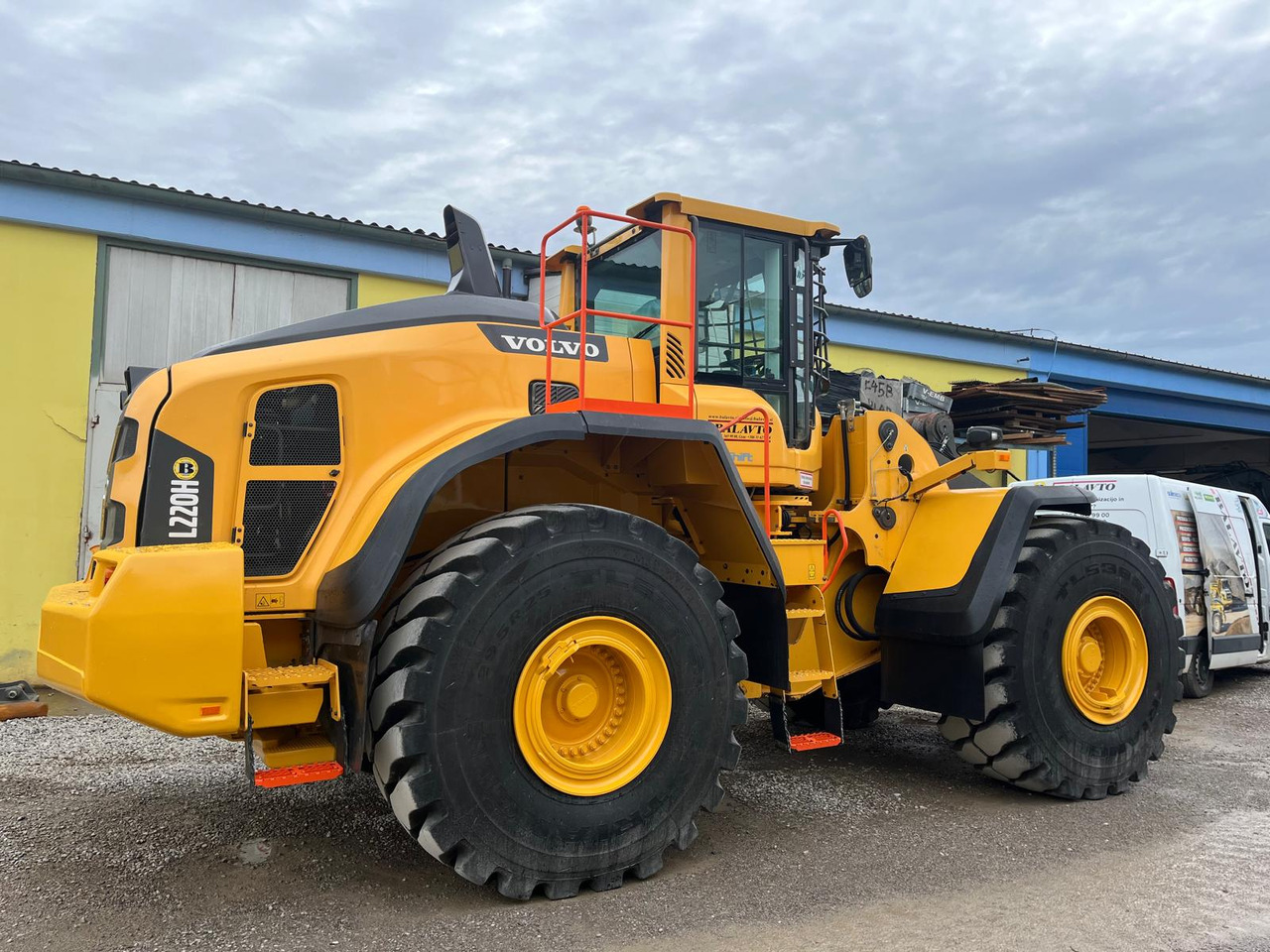 Volvo L220H - اللودر بعجل: صورة 1 Volvo L220H - اللودر بعجل: صورة 1