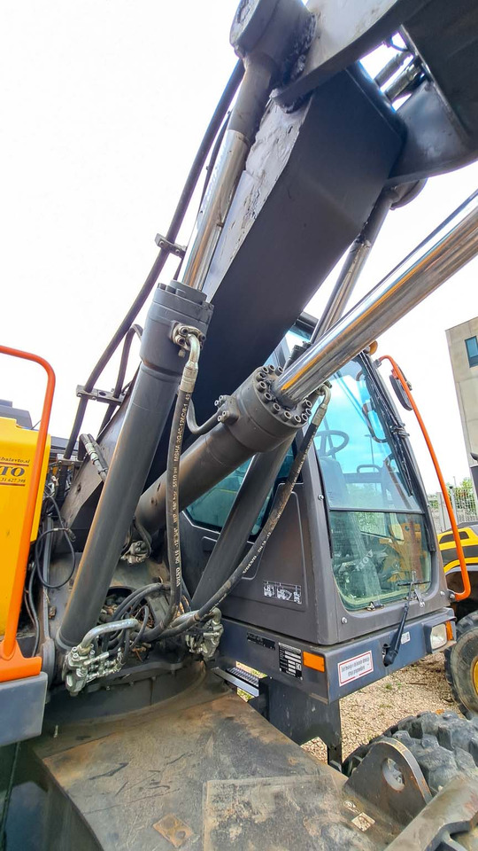 Volvo boom cylinder 14578082 Volvo EWR150E, EW140C, EW140D - قطع غيار - حفارة: صورة 1 Volvo boom cylinder 14578082 Volvo EWR150E, EW140C, EW140D - قطع غيار - حفارة: صورة 1