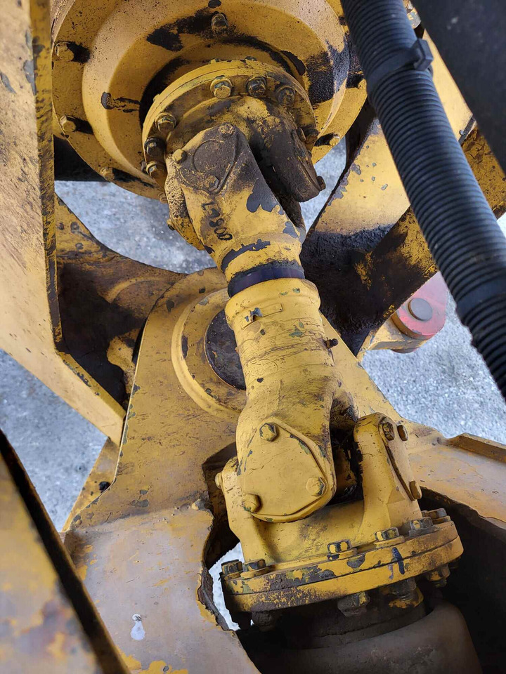 Volvo drive shaft - نصف رمح - تركس: صورة 1 Volvo drive shaft - نصف رمح - تركس: صورة 1