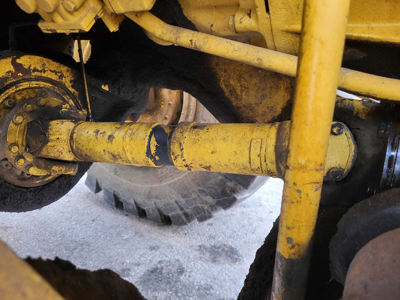 Volvo drive shaft - نصف رمح - تركس: صورة 2 Volvo drive shaft - نصف رمح - تركس: صورة 2