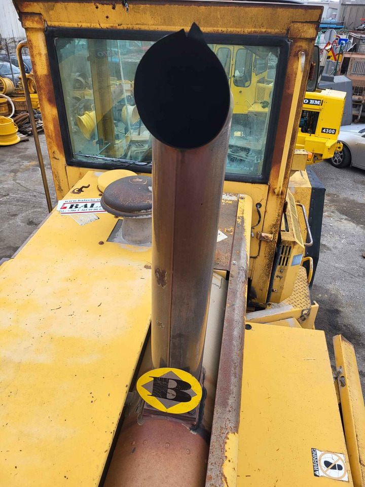 Volvo exhaust pipe - ماسورة العادم - تركس: صورة 1 Volvo exhaust pipe - ماسورة العادم - تركس: صورة 1