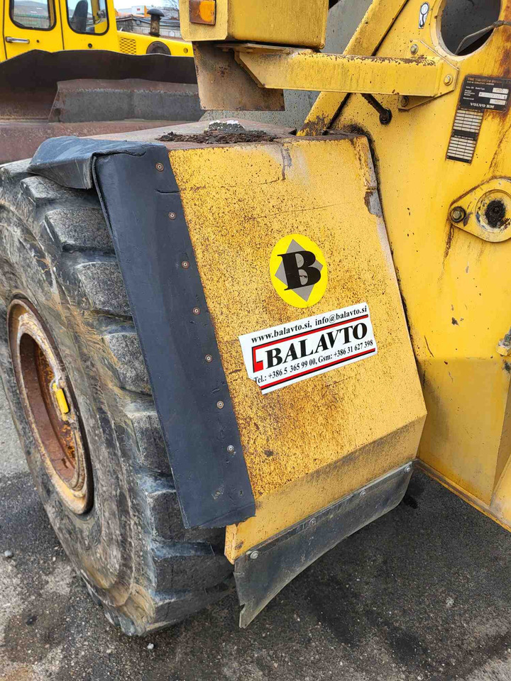 Volvo front fenders - رفرف المركبة - تركس: صورة 3 Volvo front fenders - رفرف المركبة - تركس: صورة 3