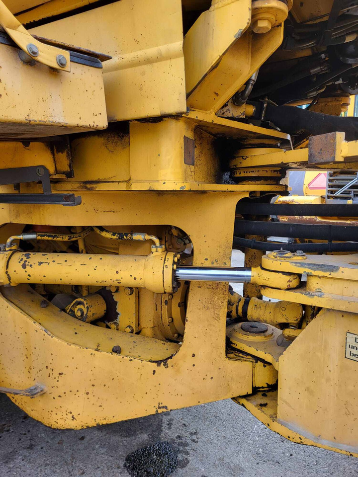 Volvo hydraulic cylinder - اسطوانة هيدروليكية - تركس: صورة 2 Volvo hydraulic cylinder - اسطوانة هيدروليكية - تركس: صورة 2