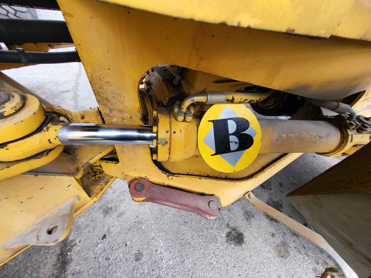 Volvo hydraulic cylinder - اسطوانة هيدروليكية - تركس: صورة 5 Volvo hydraulic cylinder - اسطوانة هيدروليكية - تركس: صورة 5