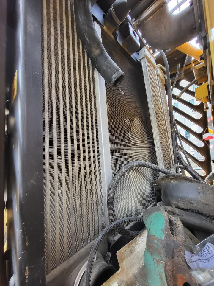 Volvo radiator - مبرد المحرك - تركس: صورة 2 Volvo radiator - مبرد المحرك - تركس: صورة 2