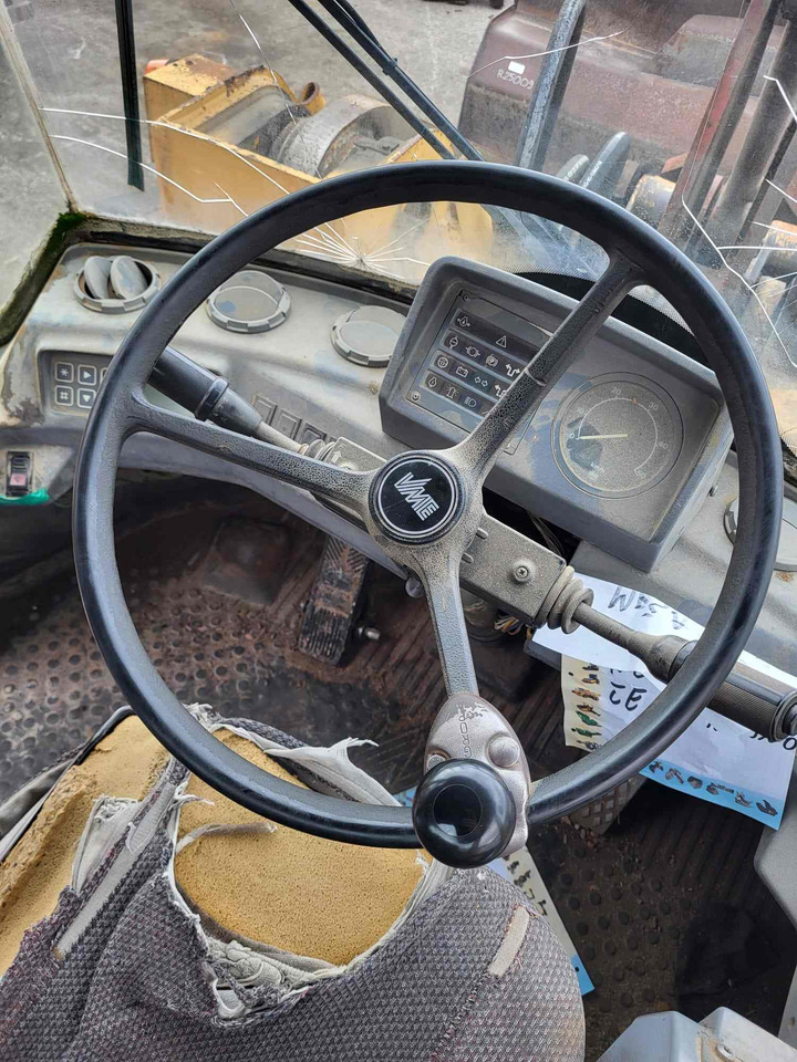 Volvo steering wheel - عجلة القيادة - تركس: صورة 2 Volvo steering wheel - عجلة القيادة - تركس: صورة 2