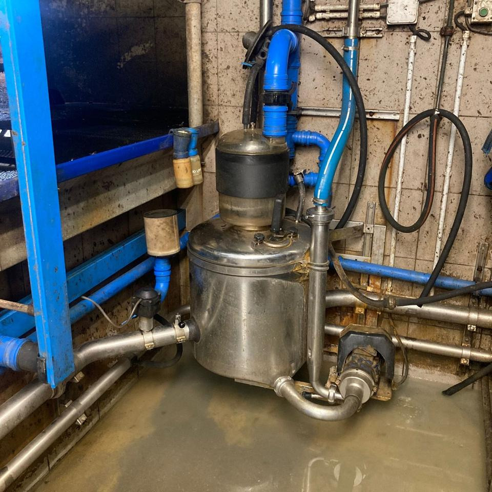 DeLaval Fischgrätenmelkstand Doppel 10er - معدات الحلب: صورة 4 DeLaval Fischgrätenmelkstand Doppel 10er - معدات الحلب: صورة 4