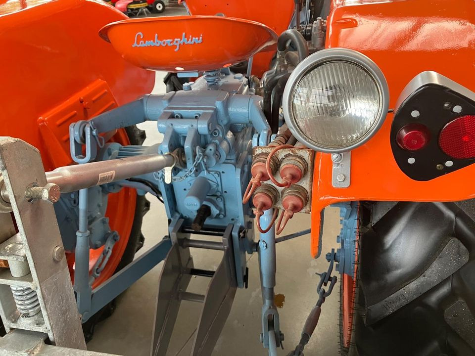 جرار Lamborghini 2 R Typ FL3 Sammlerstück Oldtimer: صورة 12 جرار Lamborghini 2 R Typ FL3 Sammlerstück Oldtimer: صورة 12