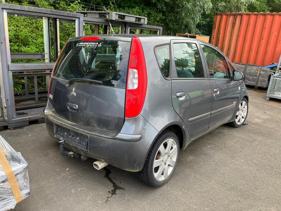 Mitsubishi Colt Unfallfahrzeug - سيارة: صورة 2 Mitsubishi Colt Unfallfahrzeug - سيارة: صورة 2