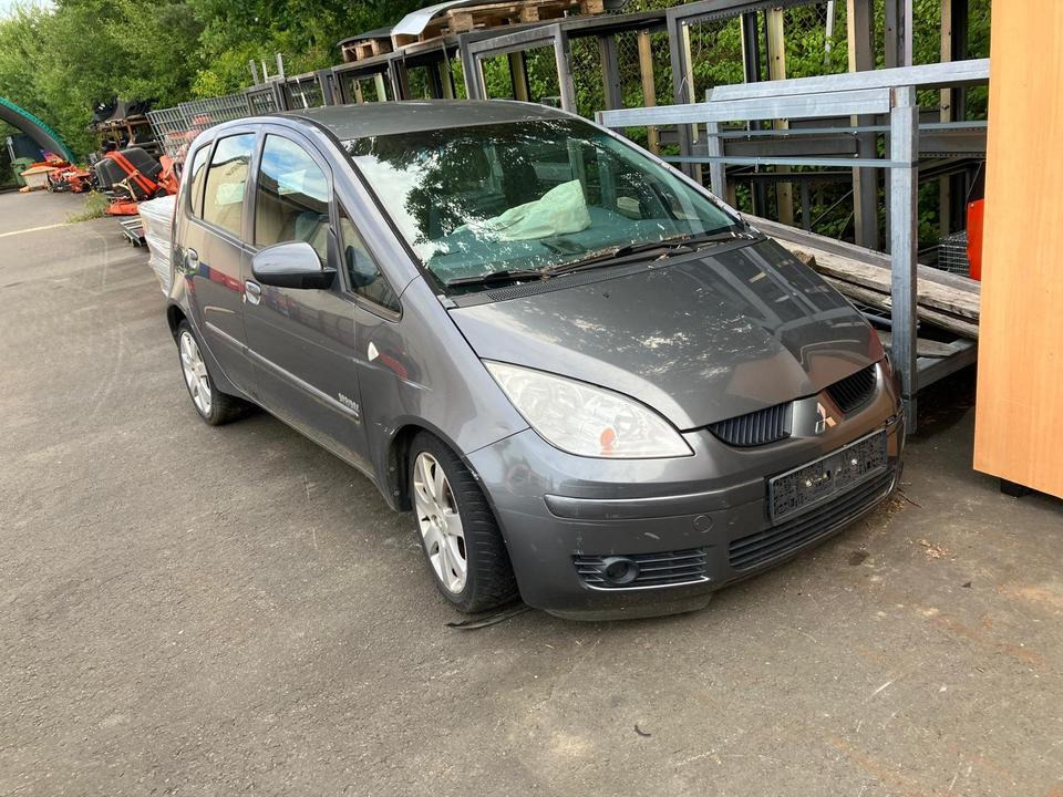 Mitsubishi Colt Unfallfahrzeug - سيارة: صورة 1 Mitsubishi Colt Unfallfahrzeug - سيارة: صورة 1