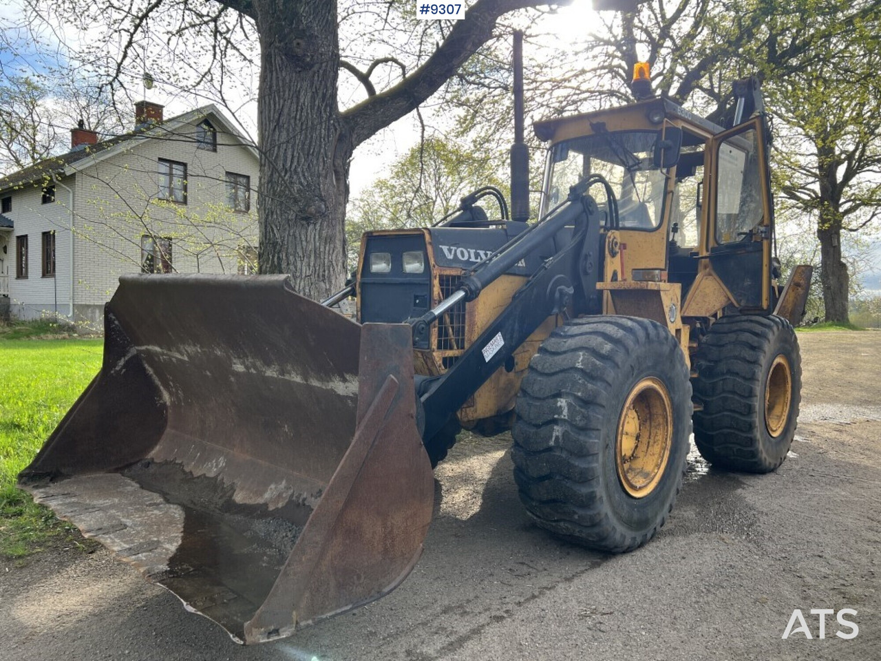 Backhoe loader VOLVO BM 6300 - جرافة حفار: صورة 1 Backhoe loader VOLVO BM 6300 - جرافة حفار: صورة 1
