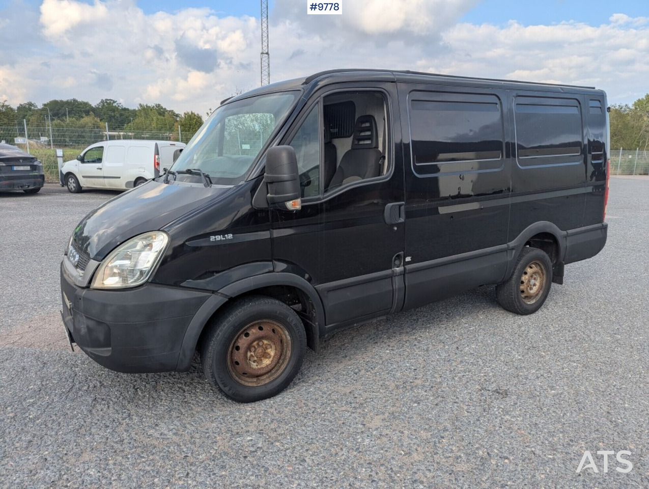 Box Truck Iveco Daily 29L12A V-300 - فان: صورة 1 Box Truck Iveco Daily 29L12A V-300 - فان: صورة 1