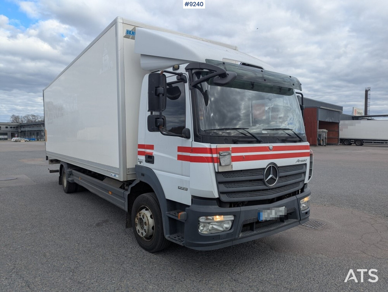 Box Truck Mercedes-Benz Atego with tail lift (SEE VIDEO) - شاحنة مقفلة: صورة 2 Box Truck Mercedes-Benz Atego with tail lift (SEE VIDEO) - شاحنة مقفلة: صورة 2