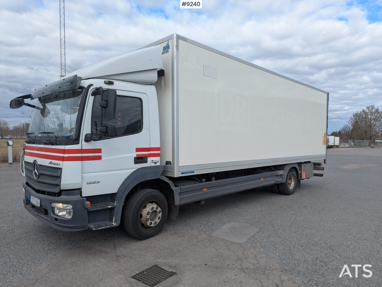Box Truck Mercedes-Benz Atego with tail lift (SEE VIDEO) - شاحنة مقفلة: صورة 1 Box Truck Mercedes-Benz Atego with tail lift (SEE VIDEO) - شاحنة مقفلة: صورة 1