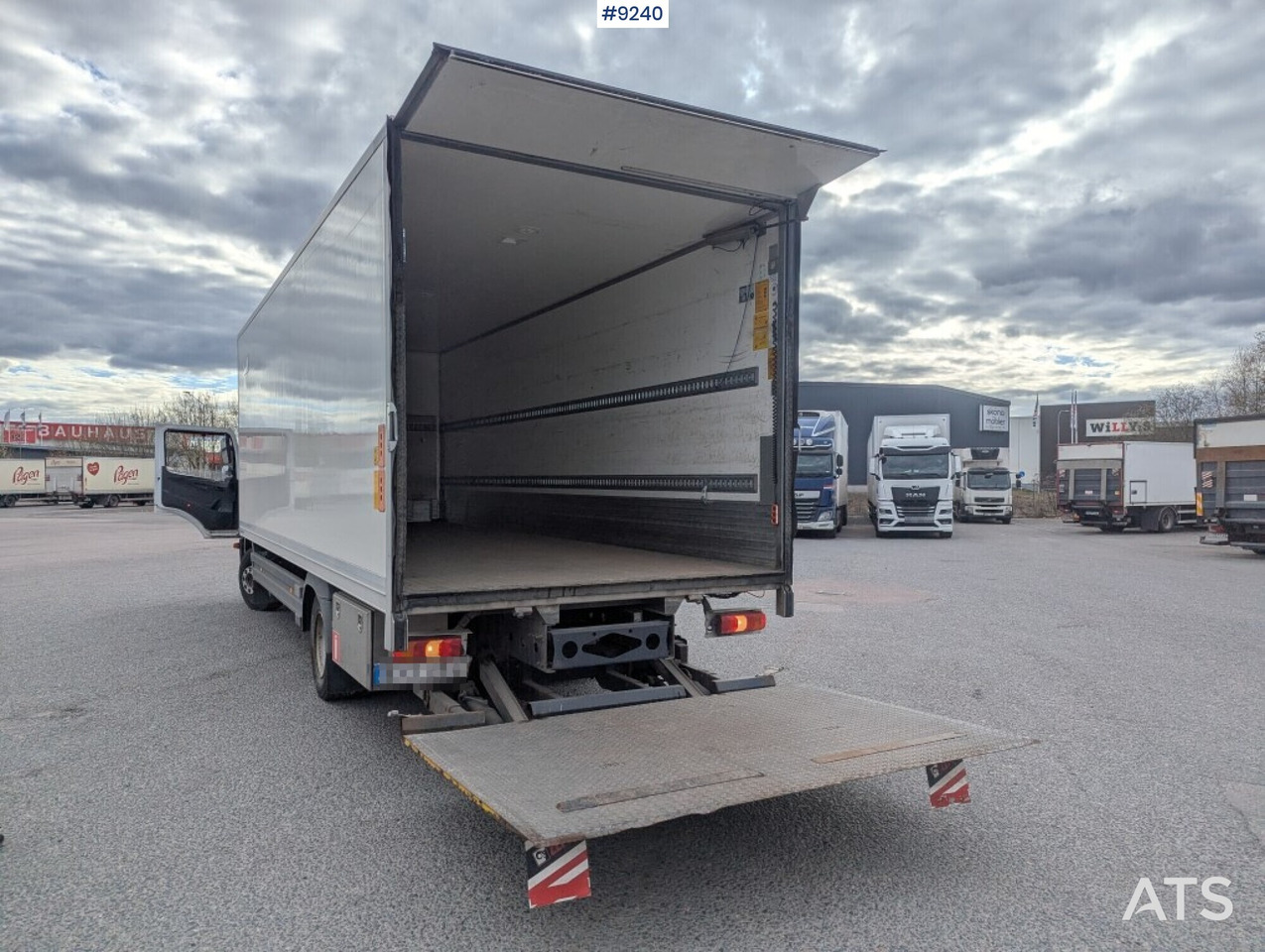 Box Truck Mercedes-Benz Atego with tail lift (SEE VIDEO) - شاحنة مقفلة: صورة 3 Box Truck Mercedes-Benz Atego with tail lift (SEE VIDEO) - شاحنة مقفلة: صورة 3