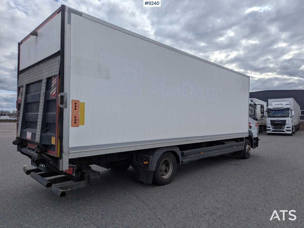 Box Truck Mercedes-Benz Atego with tail lift (SEE VIDEO) - شاحنة مقفلة: صورة 4 Box Truck Mercedes-Benz Atego with tail lift (SEE VIDEO) - شاحنة مقفلة: صورة 4
