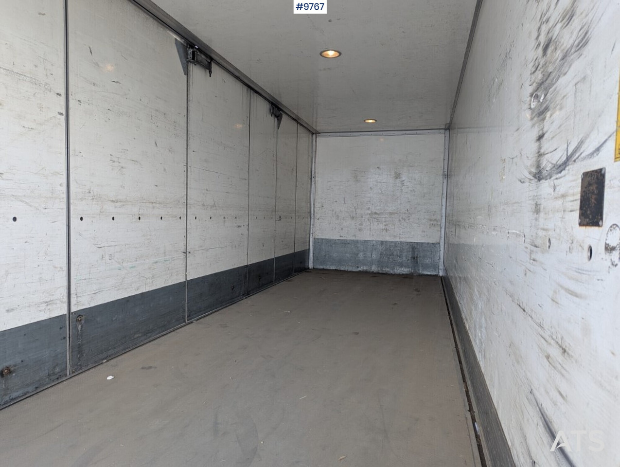 Box Truck Scania P320 4X2 with tail lift - شاحنة مقفلة: صورة 5 Box Truck Scania P320 4X2 with tail lift - شاحنة مقفلة: صورة 5