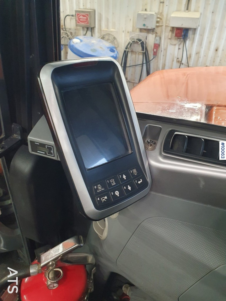 حفار زحاف Doosan DX85R-3 Crawler Excavator with tiltrotator and attachments: صورة 15