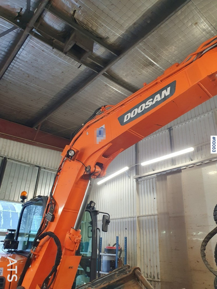 حفار زحاف Doosan DX85R-3 Crawler Excavator with tiltrotator and attachments: صورة 7