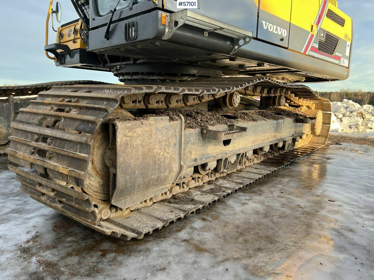 Excavator Volvo EC250DL - حفار زحاف: صورة 5 Excavator Volvo EC250DL - حفار زحاف: صورة 5