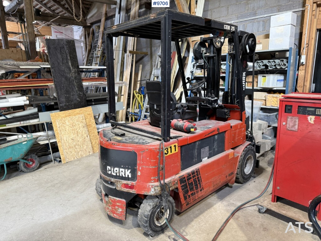 Forklift Clark CEM 25 - رافعة شوكية كهربائية: صورة 4 Forklift Clark CEM 25 - رافعة شوكية كهربائية: صورة 4