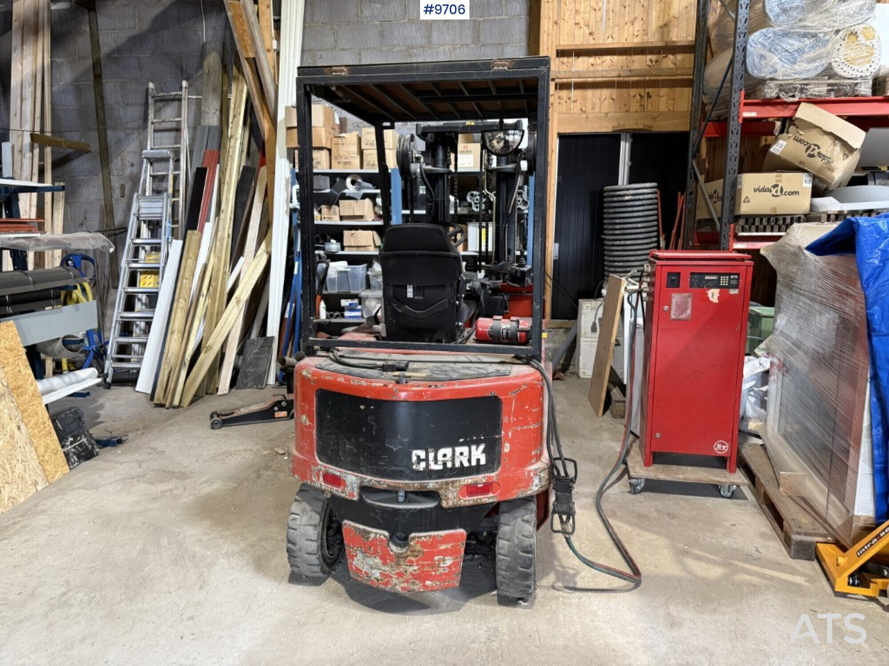 Forklift Clark CEM 25 - رافعة شوكية كهربائية: صورة 3 Forklift Clark CEM 25 - رافعة شوكية كهربائية: صورة 3