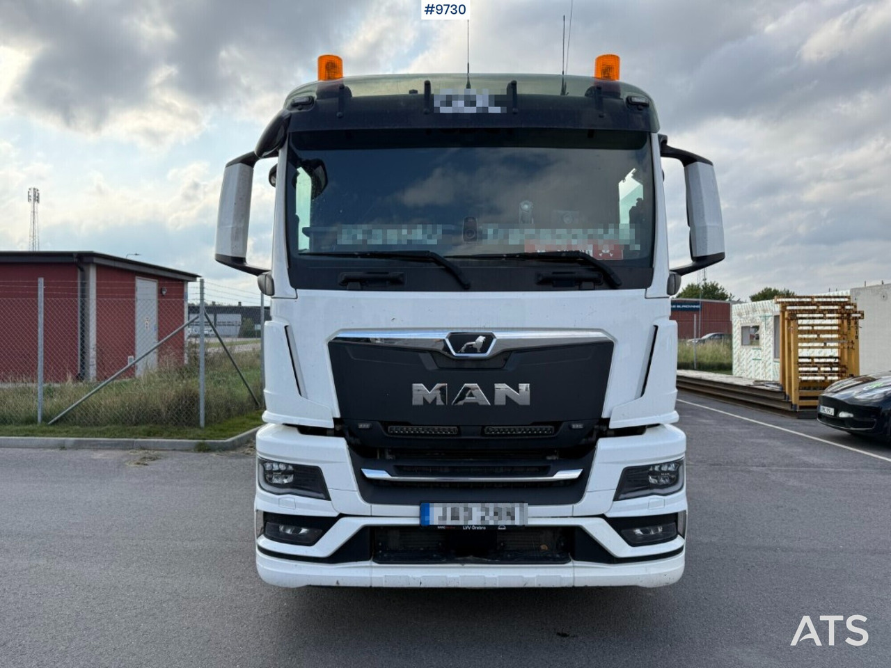 Hook lift MAN TGS 26.510 with crane flatbed and gravel flatbed - شاحنة ذات خطاف: صورة 3 Hook lift MAN TGS 26.510 with crane flatbed and gravel flatbed - شاحنة ذات خطاف: صورة 3