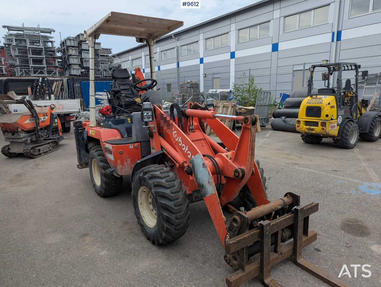 Kubota backhoe loader - جرافة حفار: صورة 2 Kubota backhoe loader - جرافة حفار: صورة 2