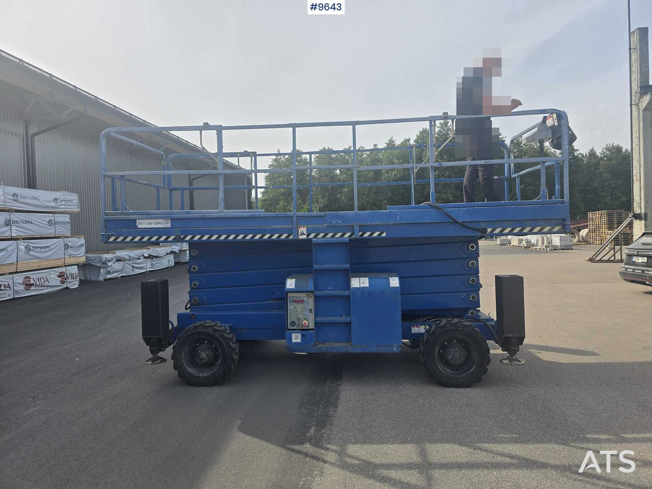 Large scissor lift Haulotte (VIDEO) - رافعة هيدروليكية مقصية: صورة 1 Large scissor lift Haulotte (VIDEO) - رافعة هيدروليكية مقصية: صورة 1