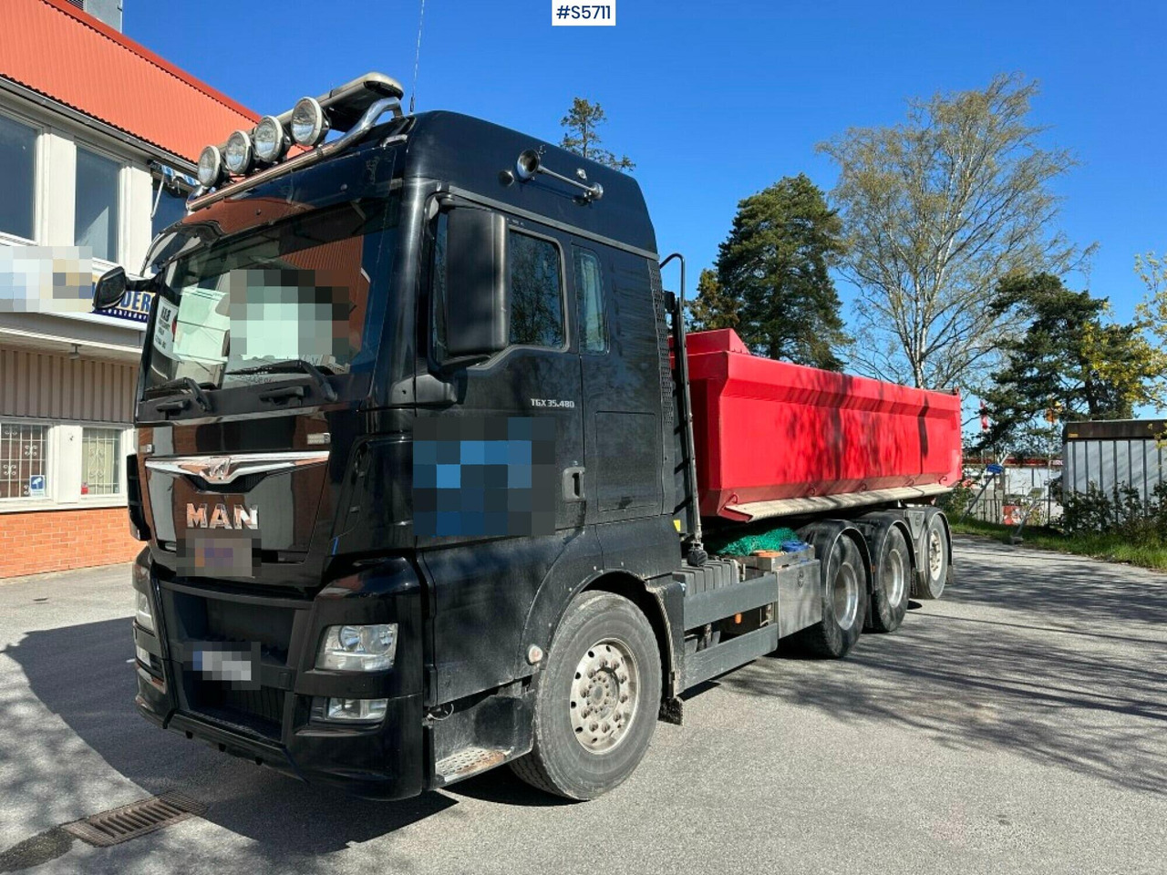 شاحنة ذات خطاف MAN TGX 35.480 8x4 Tridem Hook Truck, See video: صورة 1