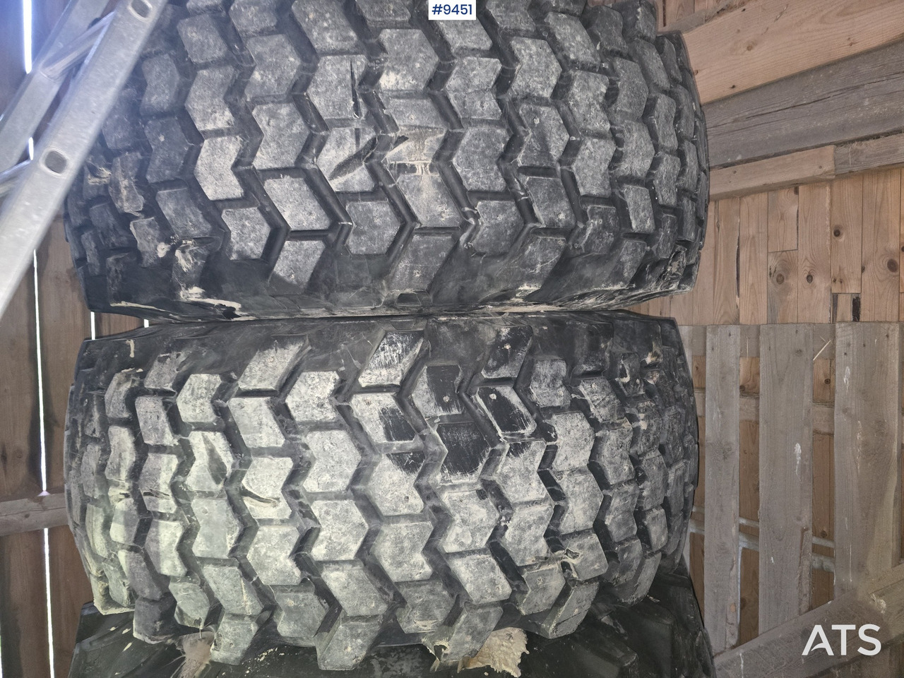 NOKIAN TIRE AND RIM FOR HUDDIG - معدات البناء: صورة 3 NOKIAN TIRE AND RIM FOR HUDDIG - معدات البناء: صورة 3