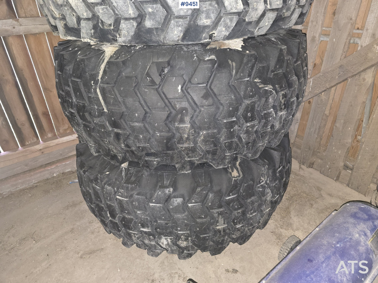 NOKIAN TIRE AND RIM FOR HUDDIG - معدات البناء: صورة 2 NOKIAN TIRE AND RIM FOR HUDDIG - معدات البناء: صورة 2